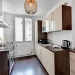 Allure - 2 Bedroom Apartment With Balcony In The Centre Of Annecy