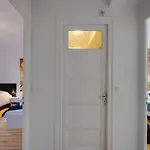 Les Capucins - 3 Bedroom Apartment Near The City