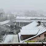 bel appartement en rez-de-jardin Annecy