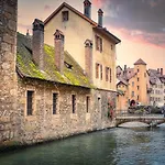 3 Bedroom - Heart Of Annecy - No Wifi