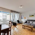 Le Carnot 84 - Beau T3 dans le Centre Ville et proche du Lac