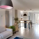 Appartement 3 Chambres - 6 People With Wifi & Parking