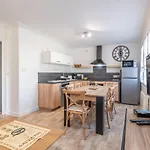 Ideally Located Furnished Townhouse With 3 Bedrooms Parking & Garden
