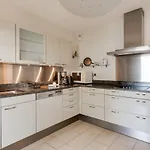 Kiss Cool - Apppartement 2 chambres avec Terrasse et Garage