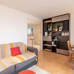 Schöne Wohnung mit Balkon und Stadtblick