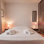 Schöne Wohnung mit Balkon und Stadtblick
