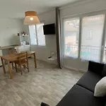 Le Bout Du Lac Studio Renove Avec Balcon Et Vue Sur La Montagne