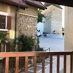 Appartement Dans La Vieille Ville, En Face Du Chateau