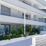 Corniche Joli T2 A 300 M Du Lac Avec Parking Prive