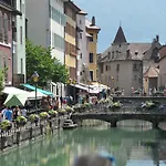 Appartement 3 Pieces Renove, Proche Centre-Ville D\'Annecy, Balcon Et Equipements Modernes - Fr-1-432-14