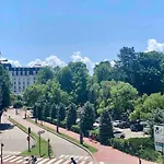 Petit Palace Vue Sur Imperial