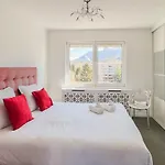 Penthouse Vue Incroyable Lac Et Montagnes