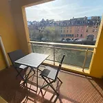 Quai Des Cordeliers, Balcon Et Vieille Ville