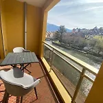 Quai Des Cordeliers, Balcon Et Vieille Ville