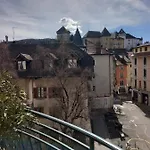 Le Chappuisien Charme Et Luxe En Vieille Ville
