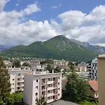 Entre Lac Et Montagne