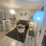 Hirondelle : Appartement Prive Avec Garage