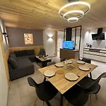 Luxueux Appartement T4 - Lac 5 Min - Parkings Privatifs - Vue Lac Et Montagne