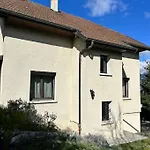 Appartement 3 Chambres A Annecy Dans Maison Pour 2 A 8 Personnes