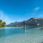 Annecy Lake Central