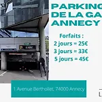 Annecy Lake Central
