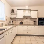 Alpiloc - Town House With Garden And Winter Lounge