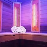 L\'Eau Vive Jacuzzi Et Sauna En Vieille Ville 5