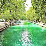 L\'Echappee Du 36 - 4 Chambres Dans Le Triangle D\'Or A 100M Du Lac, Parking Gratuit