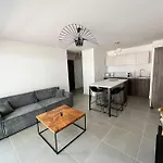 Refuge En Ville - Appart Cosy Avec Garage