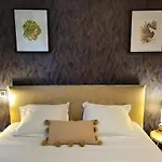 L\'Eau Vive Jacuzzi Et Sauna En Vieille Ville 5