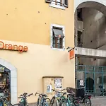 La Tour Medievale Au Centre Ville