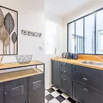 Pretty 2 Rooms In The City Center