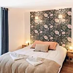 Elegance In The Heart Of The Old Town 4