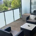 Beautiful Spacious Apartment With Mountain View