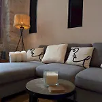 French Loft - Central & Comfy