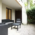 Joli Studio Avec Jardin