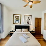 Relaxing 2Br Apartment With Private Garden, Near The City Center