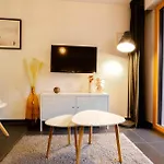 Le VII, studio avec parking et jardin en plein centre