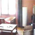 Grand Meuble 70 M2 Centre-Ville Proche Lac
