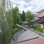 Le Hippie-Chic, Hyper Centre