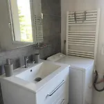 Confortable Appartement Au Coeur De Ville A Deux Pas Du Lac