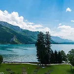 La Roseraie Du Lac