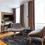Les Suites Sainte Claire