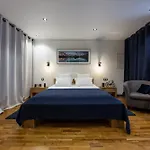 Les Suites Sainte Claire