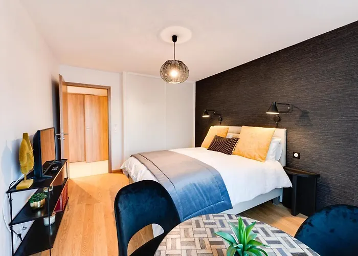 Le Reposoir - New 2 Bedroom Apartment With Terrace & Garage