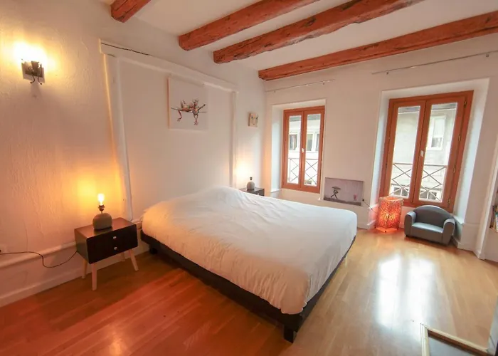 L\'Atypique : Triplex 8 Couchages En Vieille Ville