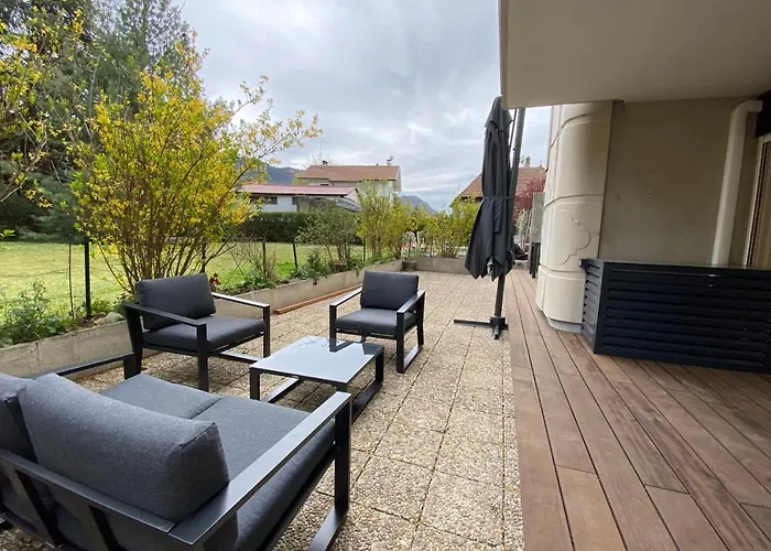 La Caravelle - Modern Apartment 2 Steps From Downtown Annecy