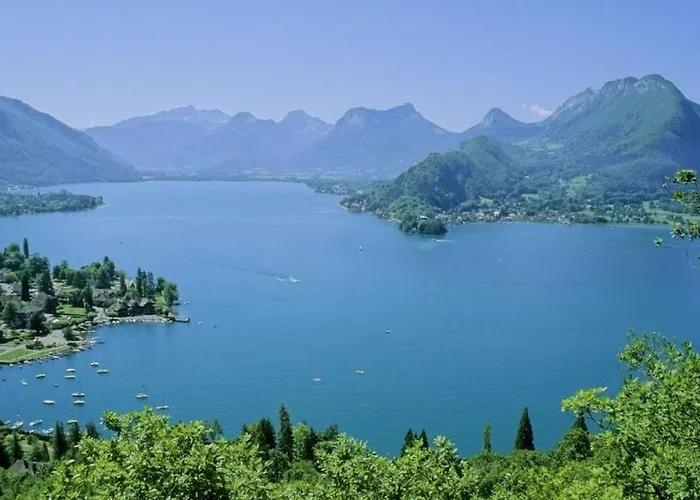 Luxury Apartment * Quiet * View * Heart Of Annecy * 2 Steps From The Lake * * * *