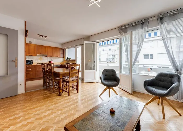 Le Carnot 84 - Beau T3 dans le Centre Ville et proche du Lac
