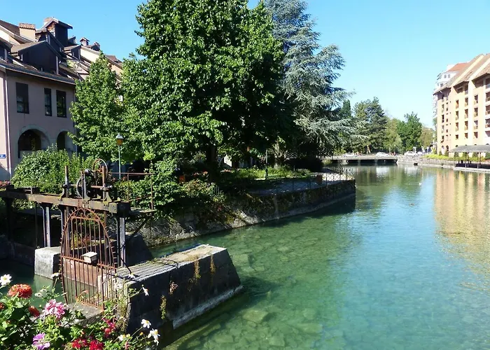 Annecy Centre-Ville Avec Garage Et Loggia